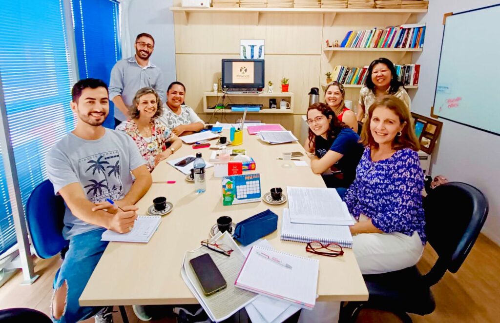 colegas de trabalho da Equipe Práxis reunidos